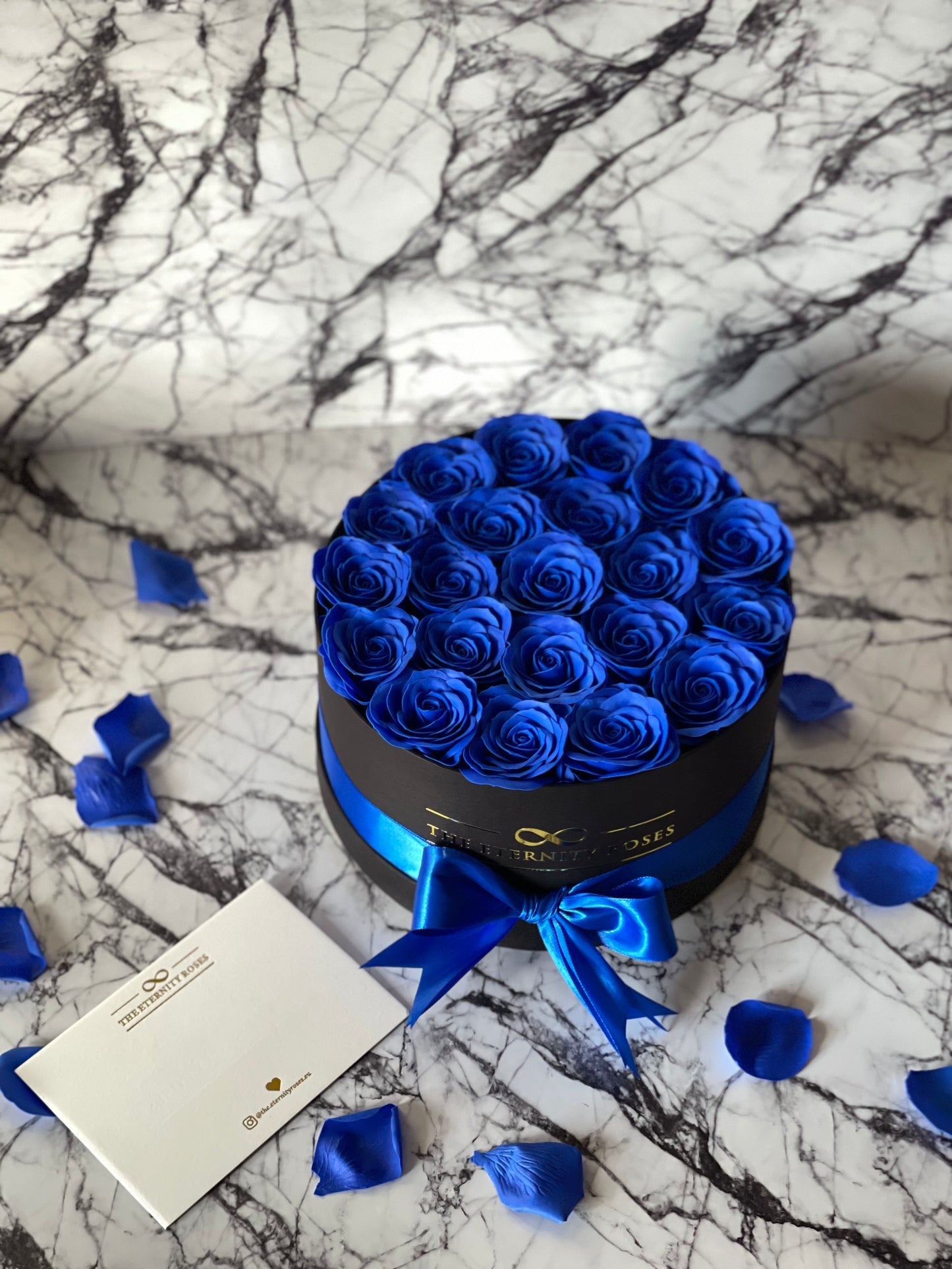 MAX Rose | Medium Flower Box Blue on Black