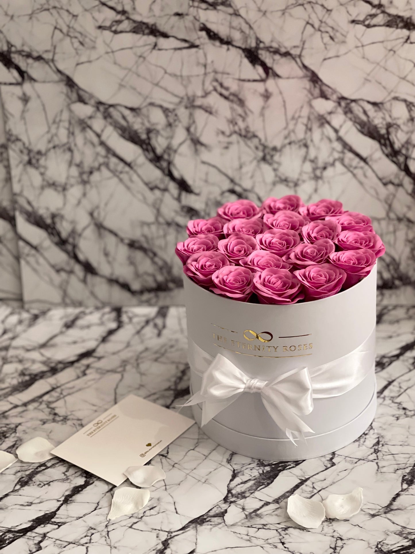 MAX Rose | Cylinder Flower Box Pink on White