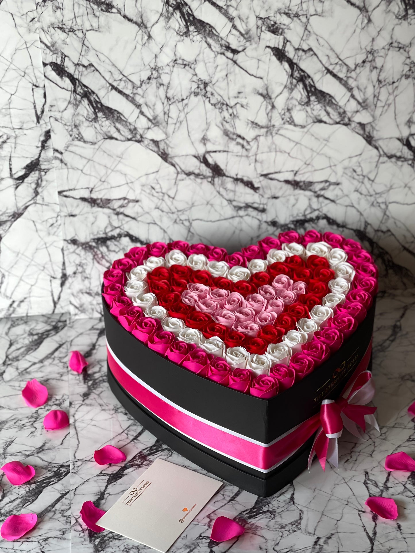 XXL Quadruple Heart Flower Box Intense Pink & White & Red & Pink on Black