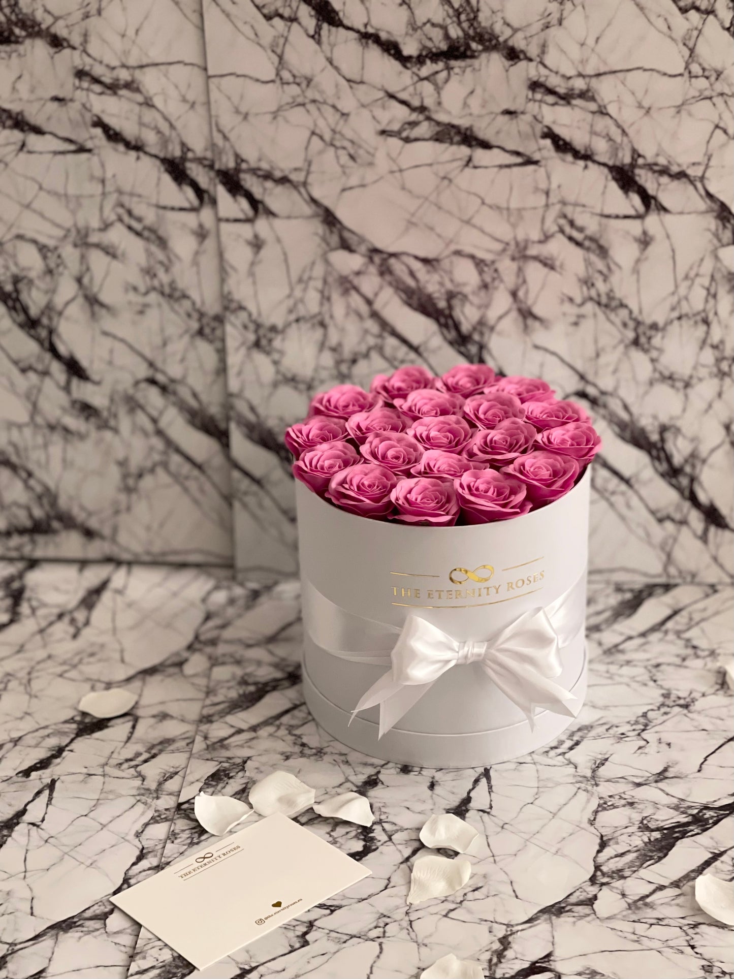 MAX Rose | Cylinder Flower Box Pink on White