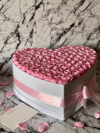 XXL Heart Flower Box Pink on White