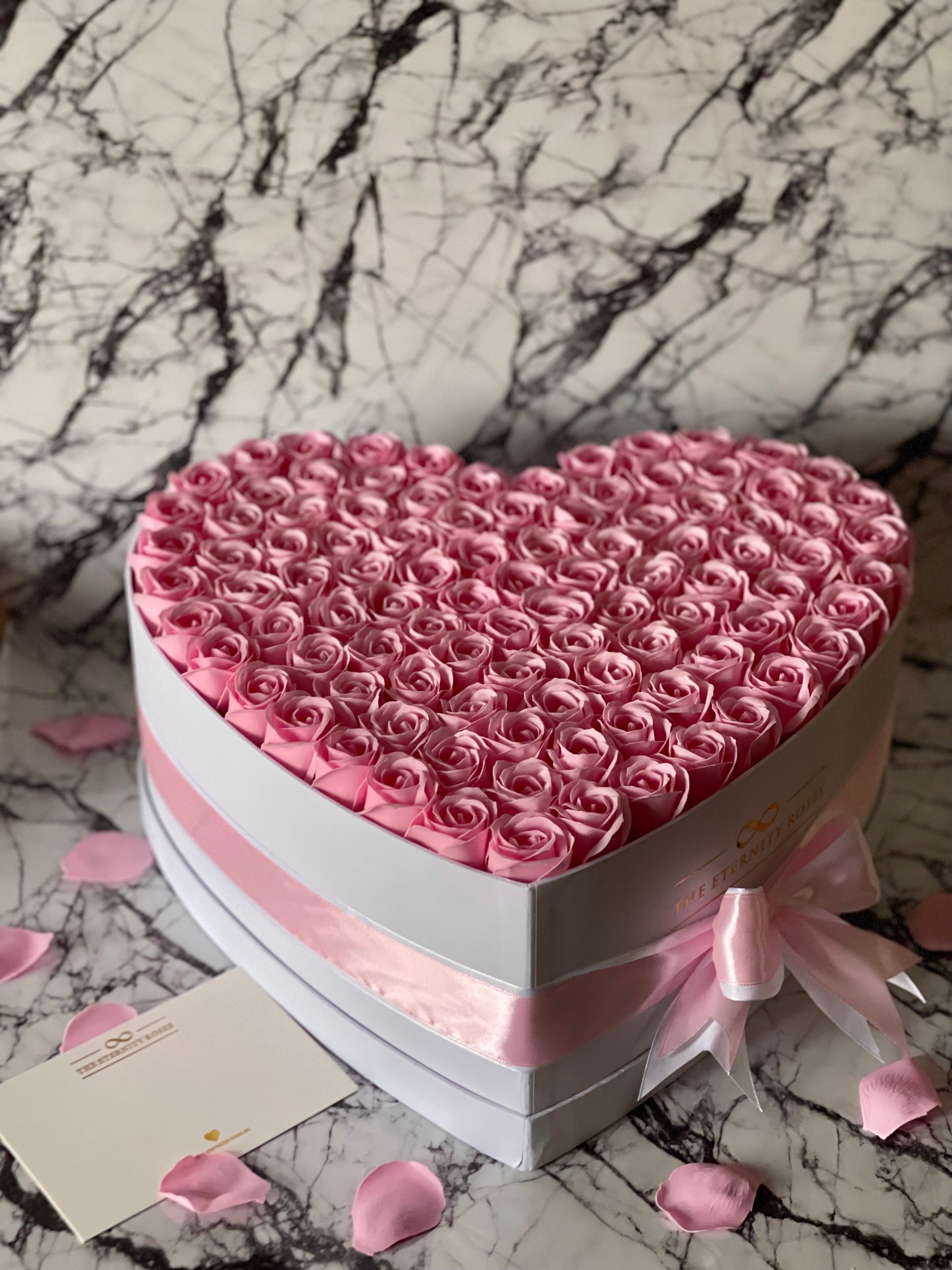 XXL Heart Flower Box Pink on White