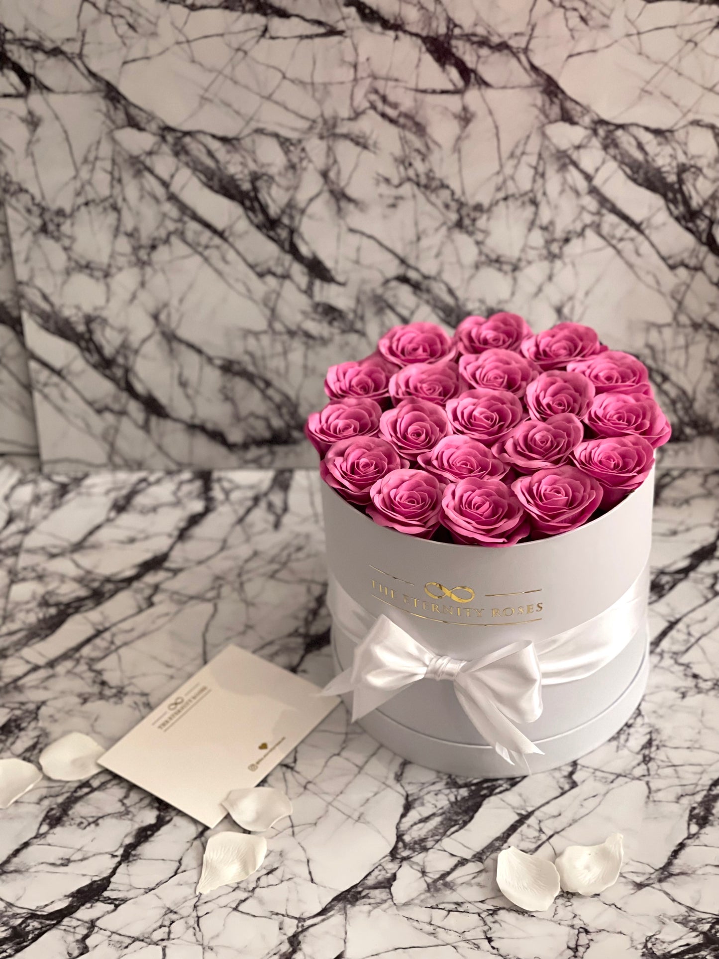 MAX Rose | Cylinder Flower Box Pink on White